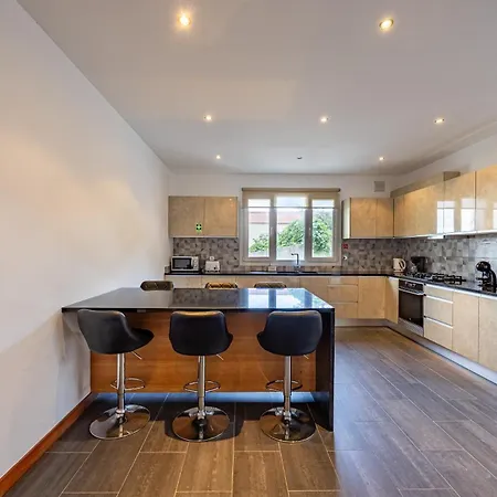 Ricardo's Village By Your Key